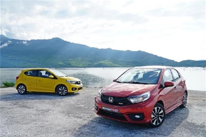 Honda Brio có giá bán lần lượt là 418, 448 và 452 triệu đồng và được nhập trực tiếp từ Indonesia.