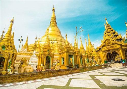 Ngôi chùa dát gần trăm tấn vàng, hàng ngàn viên kim cương và hồng ngọc