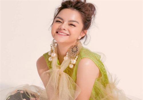 Tròn 1 năm sau ngày ly hôn, Phạm Quỳnh Anh khiến chị em đồng cảm với những chia sẻ đã thôi day dứt