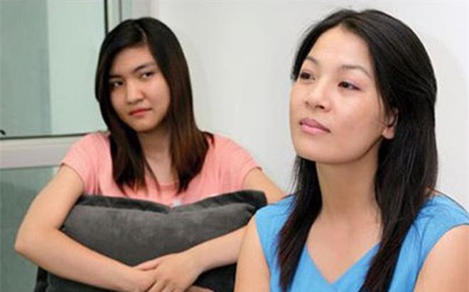 Lời nói ngây thơ của con nhỏ phơi bày bí mật kinh người giữa chồng và em gái