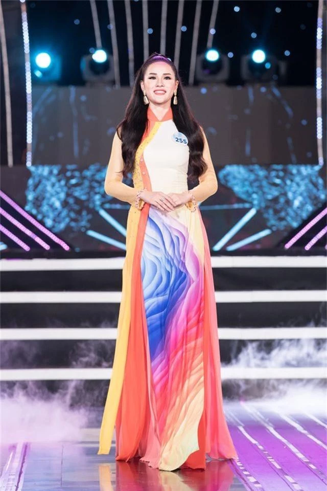 Bạn gái Trọng Đại khóc như mưa khi bị loại khỏi Miss World Việt Nam 2019 - 2