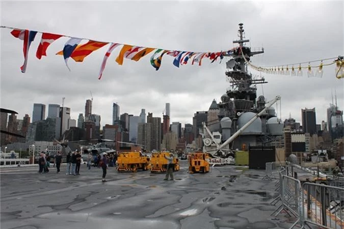 Soi dan vu khi “khung” tren tau tan cong do bo USS Kearsarge-Hinh-12