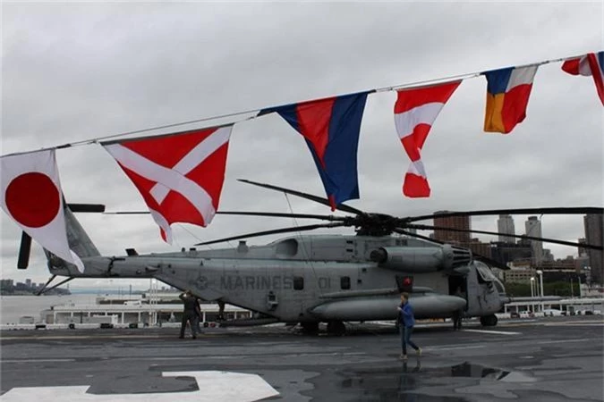 Soi dan vu khi “khung” tren tau tan cong do bo USS Kearsarge-Hinh-13