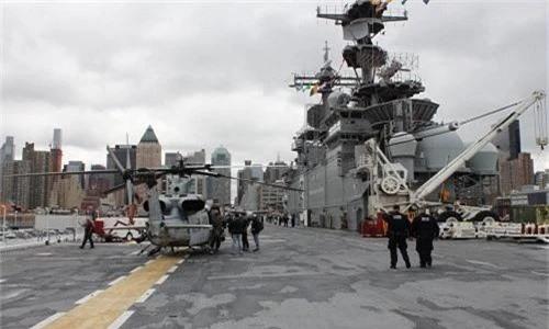 Soi dan vu khi “khung” tren tau tan cong do bo USS Kearsarge-Hinh-15