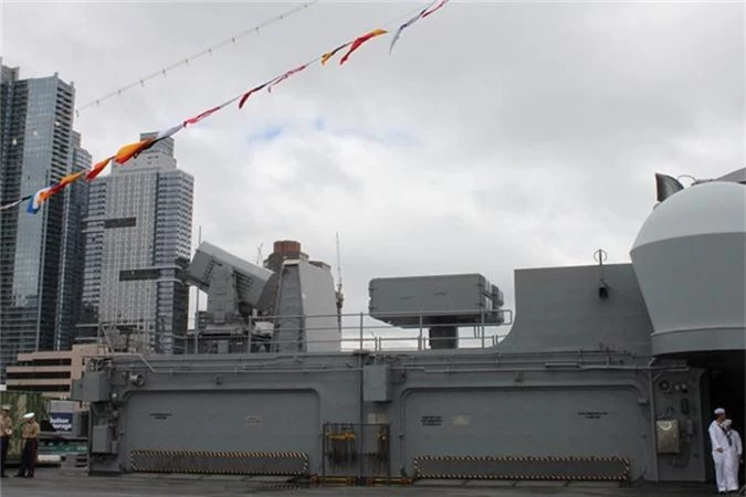 Soi dan vu khi “khung” tren tau tan cong do bo USS Kearsarge-Hinh-16