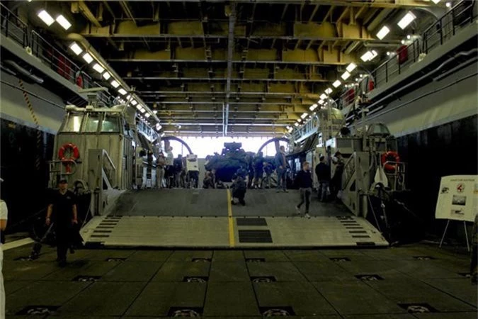 Soi dan vu khi “khung” tren tau tan cong do bo USS Kearsarge-Hinh-7
