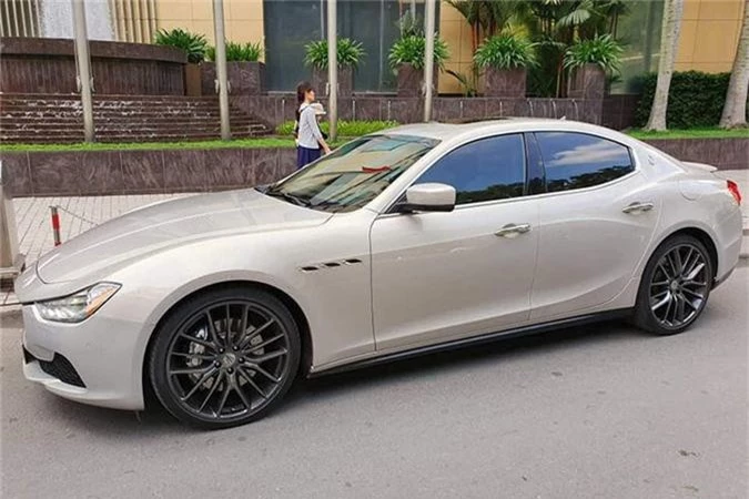 Xe sang Maserati Ghibli S Q4 chi 2,9 ty tai Ha Noi