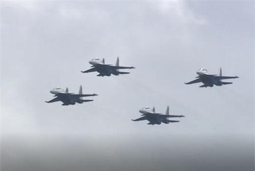 CLIP: Đã mắt xem dàn trực thăng, tiêm kích Nga trình diễn trên không