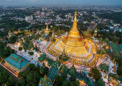 Clip: Toàn cảnh ngôi chùa dát cả tấn vàng và hàng ngàn viên kim cương, hồng ngọc