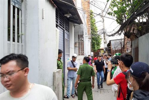 TP.HCM: Nữ sinh 19 tuổi chết bất thường tại phòng trọ, trên người có nhiều vết dao đâm