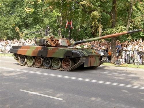 Xe tăng PT-91 Twardy trong một cuộc diễu binh của Quân đội Ba Lan. Ảnh: Wikipedia.