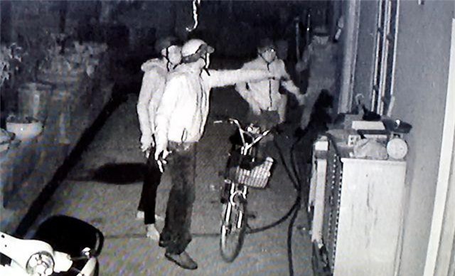 TP.HCM: Kinh hoàng băng nhóm cầm súng tấn công một nhà dân trong đêm