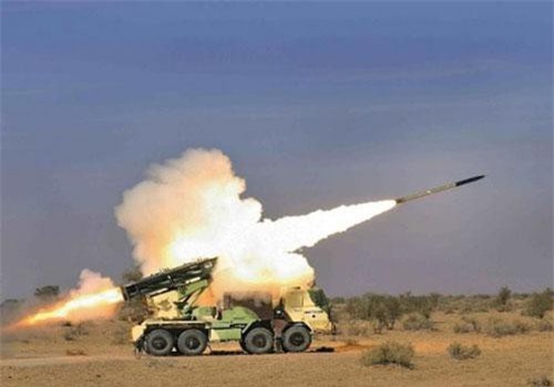 Th&#x1EA5;y Vi&#x1EC7;t Nam mua t&#xEA;n l&#x1EED;a Spyder, Philippines c&#x169;ng th&#xED;ch th&#xFA;