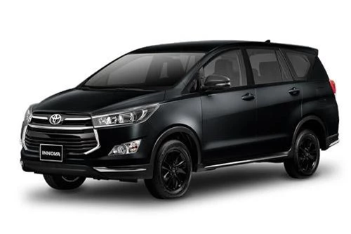 8. Toyota Innova (doanh số: 915 chiếc).