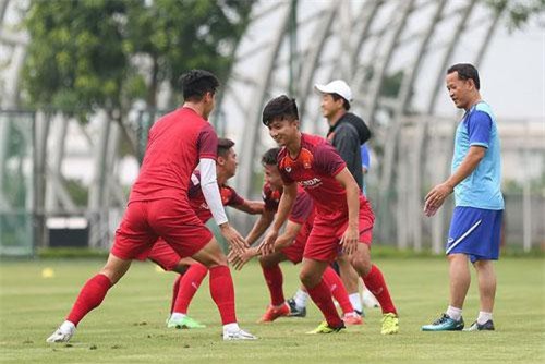 Tiền vệ Việt kiều Martin Lo quyết ghi điểm với HLV Park Hang Seo