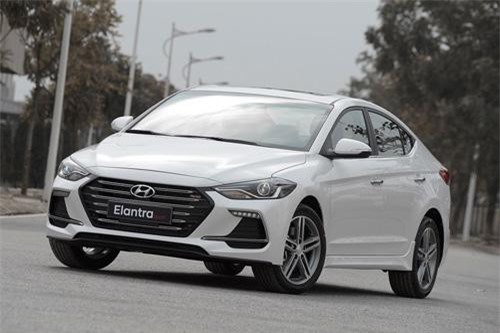 XE HOT (8/7): Loạt ôtô, xe máy giảm giá mạnh tại VN, những ôtô cũ đáng mua tầm giá 400 triệu