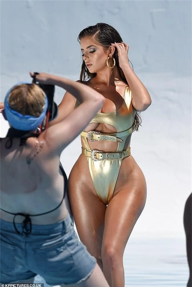 Mặc đồ bơi 1 mảnh thôi mà bản sao Kylie Jenner cũng bức thở người xem, khoe body không thể xôi thịt hơn - Ảnh 5.