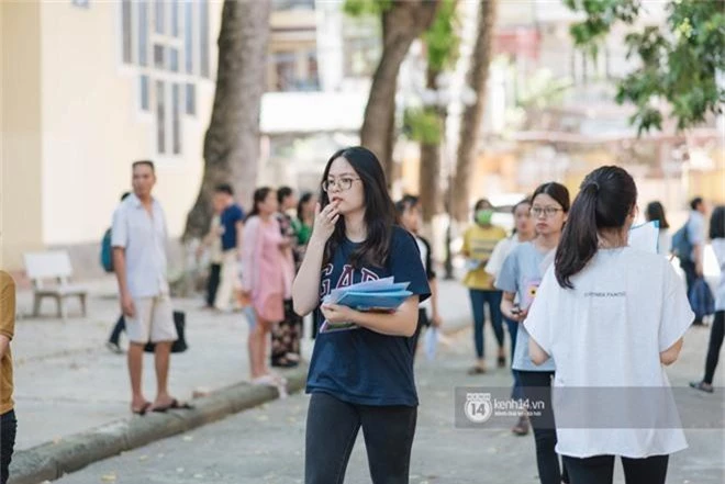 Nữ sinh con lai Việt Nga có cái tên lạ gây náo loạn tại cổng trường thi vào Học viện báo chí vì quá xinh xắn và đáng yêu - Ảnh 12.