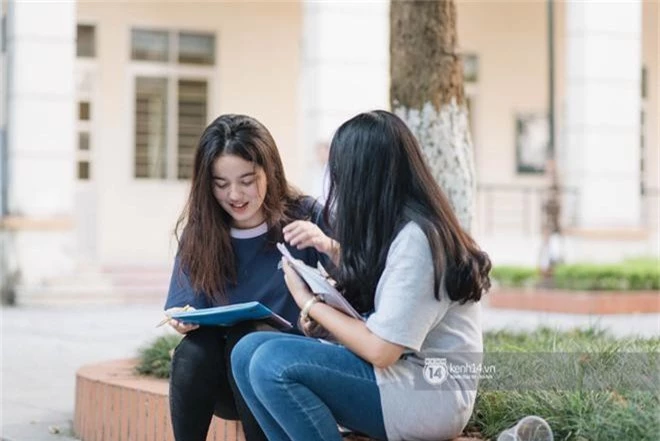 Nữ sinh con lai Việt Nga có cái tên lạ gây náo loạn tại cổng trường thi vào Học viện báo chí vì quá xinh xắn và đáng yêu - Ảnh 7.