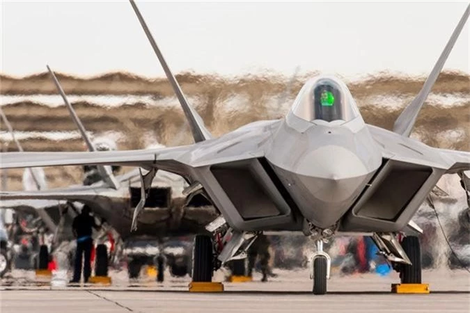 Tiem kich F-22 My vua dua toi Qatar xin hon F-35 o diem nao?-Hinh-6