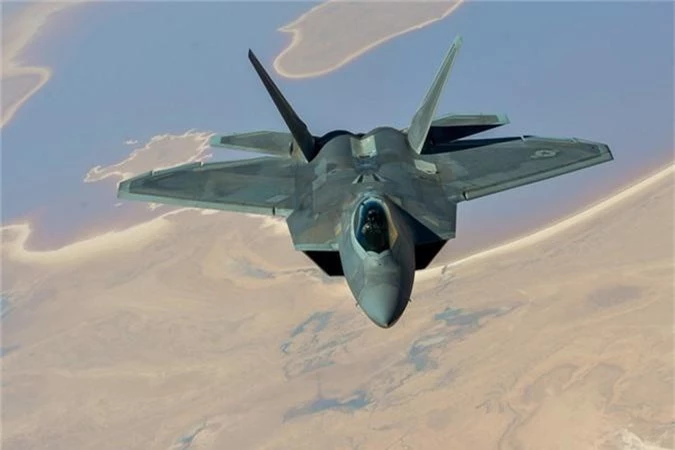 Tiem kich F-22 My vua dua toi Qatar xin hon F-35 o diem nao?-Hinh-7