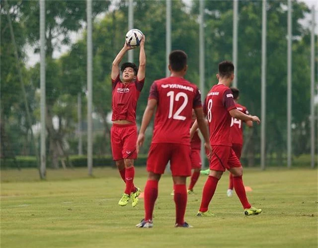 Tiền vệ Việt kiều Martin Lo quyết ghi điểm với HLV Park Hang Seo - 12