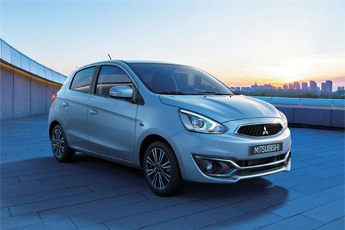 Mitsubishi Việt Nam giảm giá hấp dẫn, quà tặng giá trị cho khách hàng mua xe