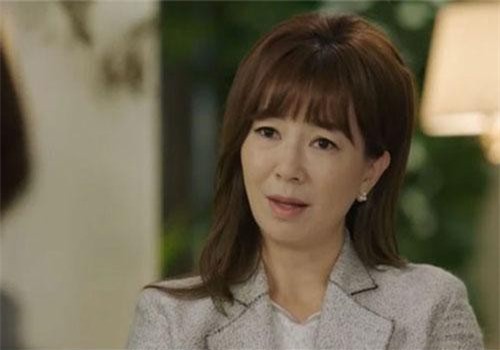 Bỗng dưng mất trắng mấy chục triệu cho mẹ chồng ghê gớm và em chồng sĩ diện, nàng dâu ấm ức không biết phải làm sao