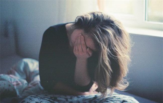 Vô tình "like" một group kín, tôi choáng váng khi thấy chồng mình đang công khai làm chuyện không ai chấp nhận nổi