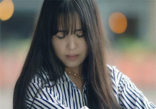 Chắn chắn chẳng ai muốn bố mẹ ra đường mà bị hỏi: "Con gái chị có vấn đề gì không mà không ai chịu lấy?"