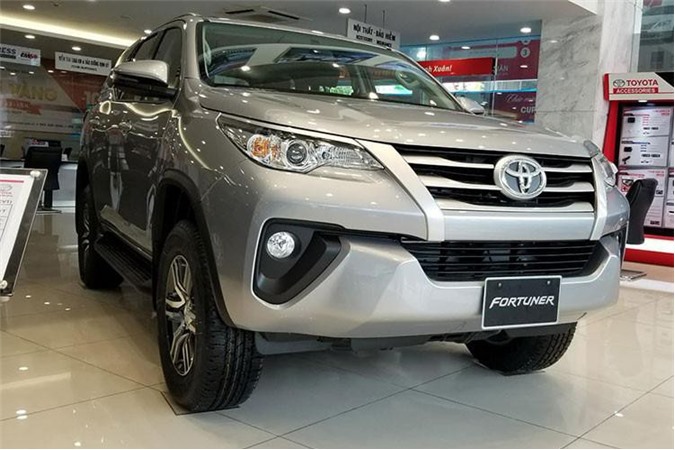 Toyota Fortuner giảm giá 40 triệu đồng tại Việt nam