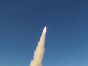 CLIP: Iran khoe kho vũ khí 'khủng', gián tiếp 'răn đe' Mỹ