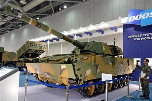 Xe tăng hạng nhẹ K21-105 của Hàn Quốc trong một cuộc triển lãm quân sự. Ảnh: Military Today.