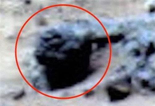Thực hư việc bức ảnh NASA chụp trên sao Hoả vô tình làm lộ mặt người ngoài hành tinh