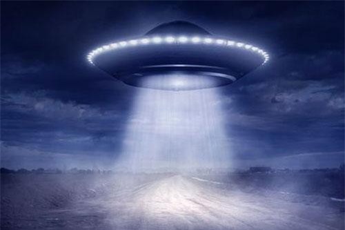 CLIP HOT (10/7): Phi công Mỹ kể chuyện chạm trán UFO, Iran gián tiếp 'răn đe' Mỹ khi công khai kho vũ khí 'khủng'