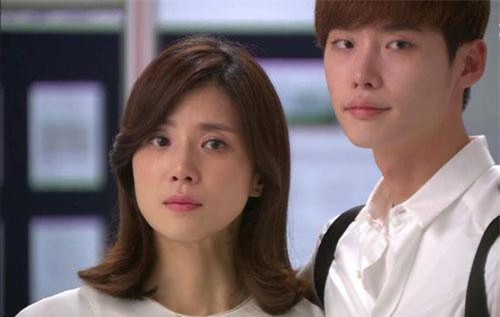 Mỗi lần lên thăm, mẹ chồng lén lút làm một việc khiến con dâu tức ứa nước mắt