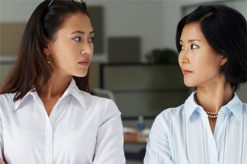 Mẹ chồng dồn ép tôi phải ly hôn khi vừa sinh con được một ngày