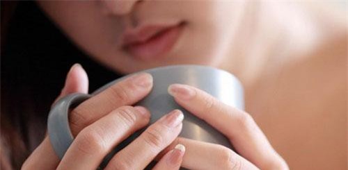 Hối lỗi quay về với chồng nhưng hàng đêm nằm bên chồng vẫn mơ tình cũ