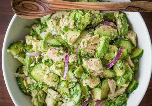 CLIP: Cách làm món salad bơ cá ngừ giúp phái đẹp giữ dáng, đẹp da