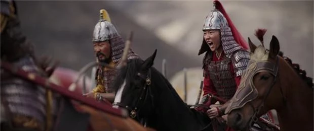 Tạo hình mặt mộc, tóc rối của Lưu Diệc Phi trong ‘Mulan’ gây bão mạng xã hội - ảnh 7
