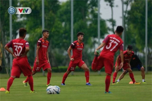 U23 Việt Nam đầy đủ quân số, HLV Park Hang Seo tìm kiếm nhân tố mới - Ảnh 8.