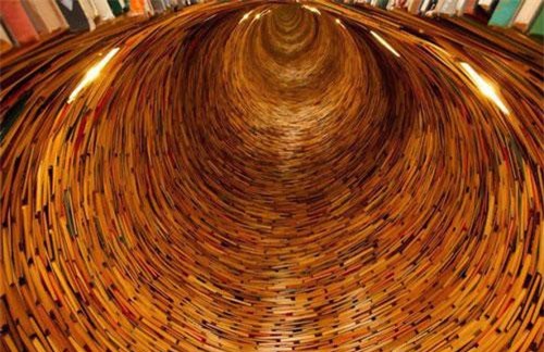 Bí ẩn những địa điểm có thể là cánh cửa bước sang không gian khác