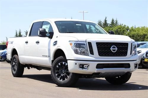  Nissan Titan Pro 4X 2019. 