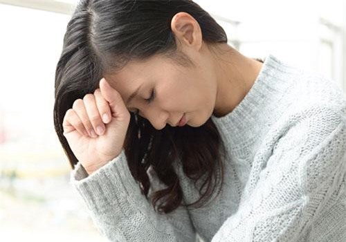 Suốt 8 năm nay, tôi vẫn luôn đóng giả bố của 2 đứa trẻ nhà hàng xóm và điều oái oăm là vợ tôi ủng hộ chuyện hoang đường này!