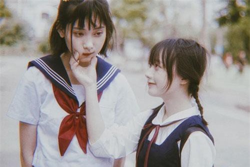 Bộ ảnh 'đốn tim' dân mạng của đôi bạn thân đều là hot girl ở Hà Nội