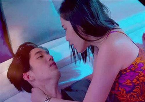 Tình 1 đêm với anh chàng mới quen tại đám cưới, 1 tháng sau cô gái lại chết sững khi biết thân phận anh ta và sự thật đêm hôm ấy