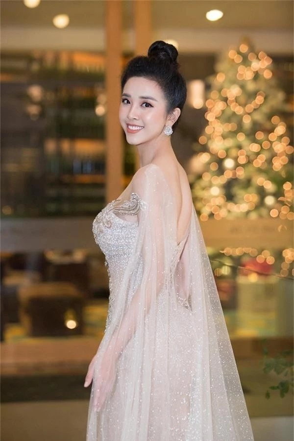 Bộ ba Hoa hậu Việt Nam 2018 sau 1 năm giờ ra sao?