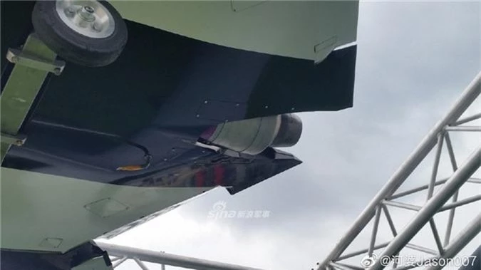 Can canh UAV tang hinh Nga lan dau mang den Army-2019-Hinh-7