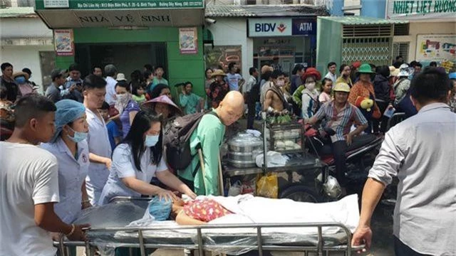 Ký túc xá ở Sài Gòn cháy dữ dội, nhiều người mắc kẹt - 5