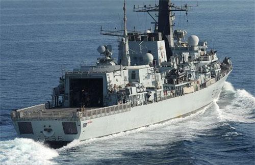 Tàu sân bay 4 tỷ USD của Anh lại bị rò rỉ khiến nước biển tràn vào